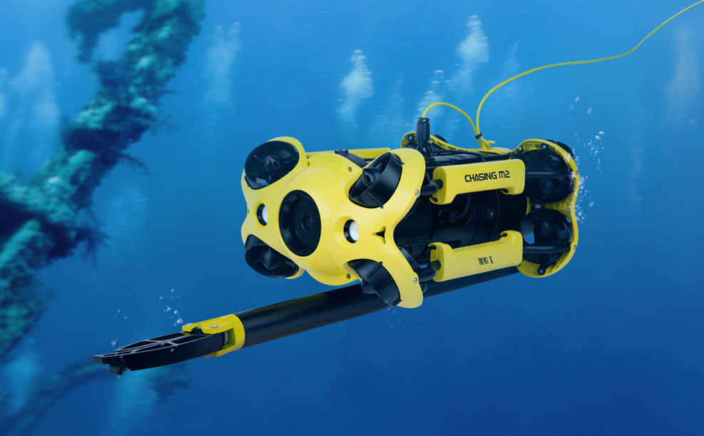 chasing-m2-claw-robotic-arm-underwater-drone.jpg