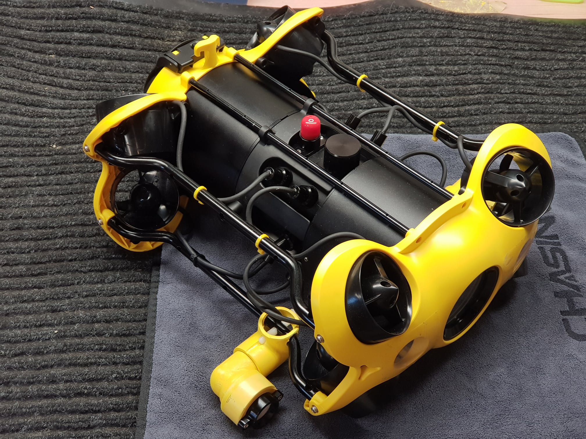 chasing-m2-light-modification-underwater-drone.jpg