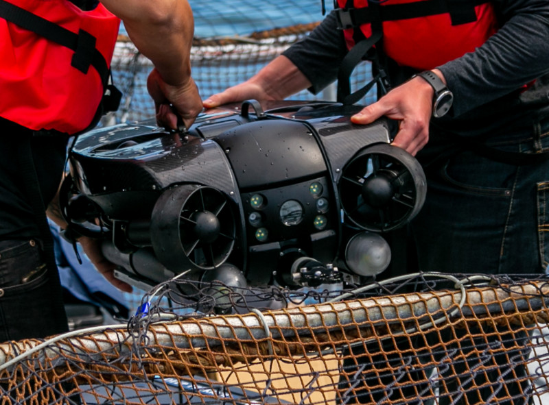 deep-trekker-underwater-drone.jpg