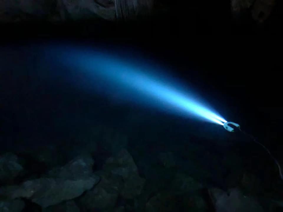 underwater-drone-deep-dark-led-lights-bw-space-pro.jpg