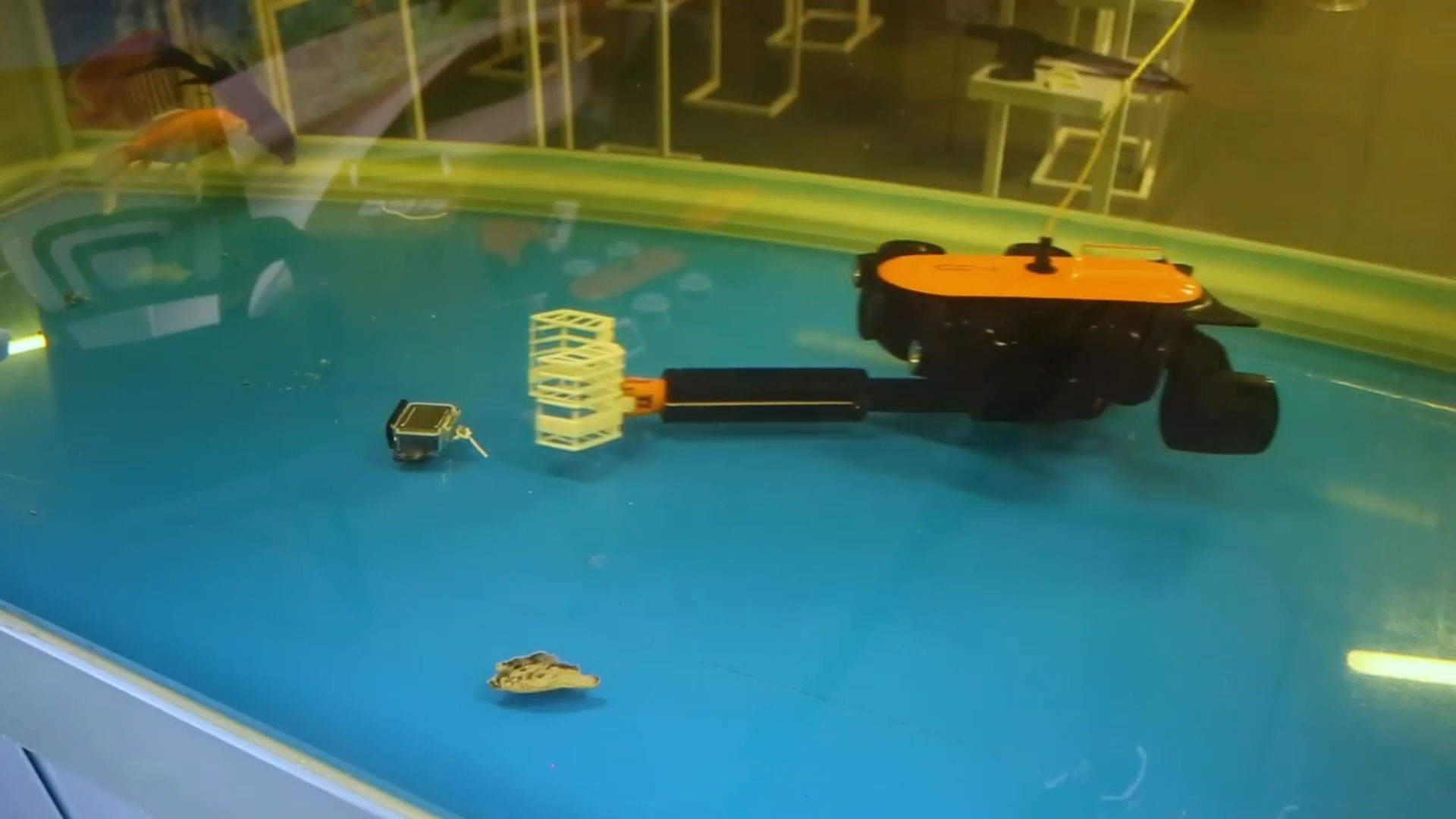 underwater-drone-robotic-arm-cage.jpg